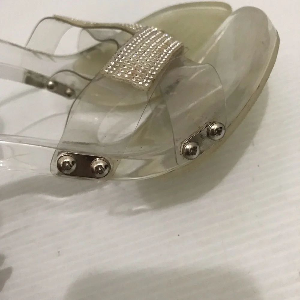 Stuart Weitzman Women's Clear Heel and Crystal Size 9M